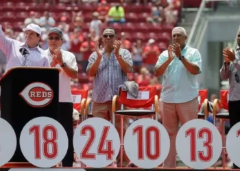 Reds retire Pete Rose’s No. 14, following a successful weekend for the hits king…