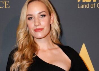 Paige Spiranac’s Bold Golf Fashion: The Real Story! by her Trending….
