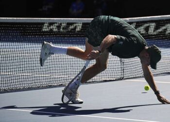 Gauff falls in quarterfinals; Djokovic tops Alcaraz