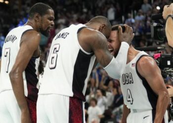 Steph Curry makes post-retirement promise with Kevin Durant and LeBron James