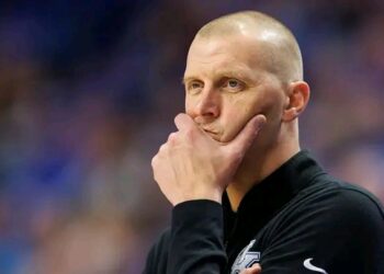 “Mark Pope’s Risky Move That Could Either Save or Destroy Kentucky’s Season!”