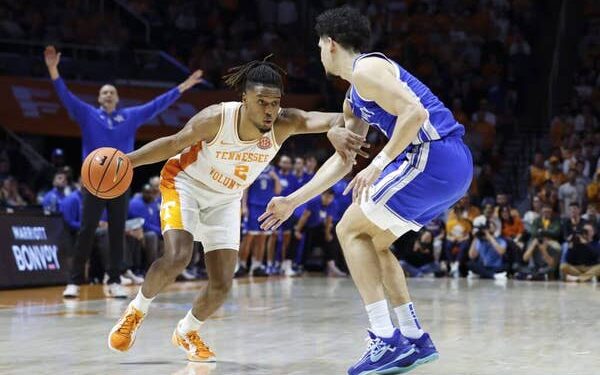 Breaking: Kentucky Wildcats Franchise QB’s Future in Jeopardy After Contract Negotiation Stalls!