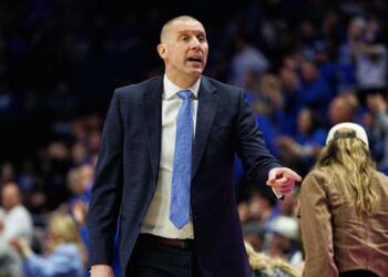 ESPN predicts the winner between #17 Kentucky and #1 Auburn