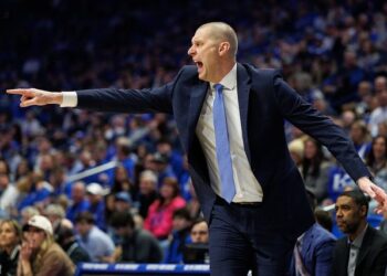 Kentucky HC Mark Pope demands college basketball expansion to 40 games, says current season “isn’t long enough”