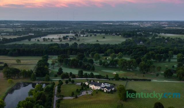 Congratulations:Kentucky Basketball Coach Mark Pope Purchases Luxurious Home in Lexington’s Exclusive Gated Estate