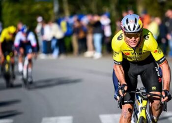 Wout van Aert Blijft Worstelen met Langdurige Gevolgen van Crashgevulde 2024