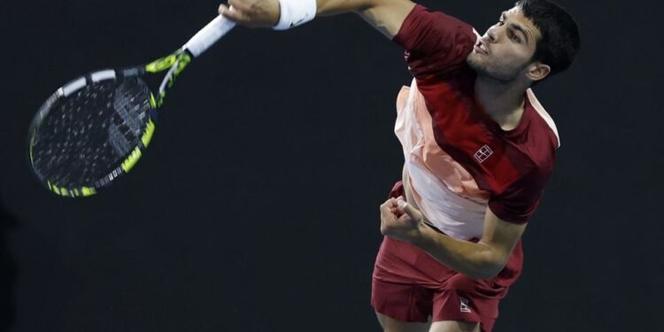 Carlos Alcaraz stages comeback to advance to Monte Carlo semifinals.