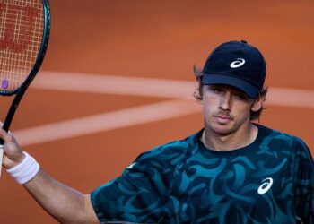 Alcaraz Overcomes Djere to Reach Barcelona Open Quarter-Finals, Set for Clash with De Minaur