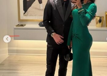 Lionel Messi’s wife recently had a “JLo” moment while wearing a dress by Victoria Beckham.