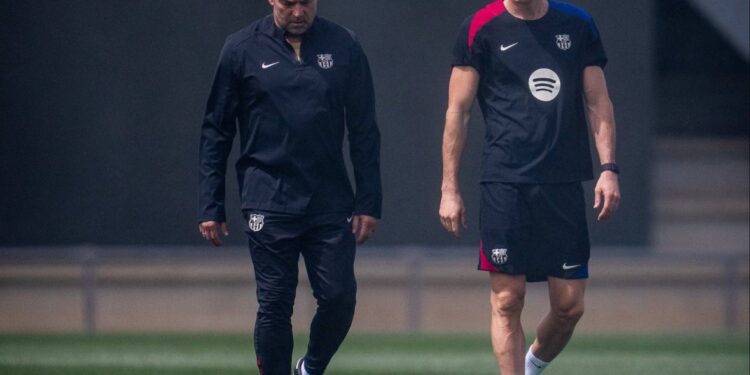 Robert Lewandowski Returns to Barcelona Squad Ahead of Crucial Inter Clash