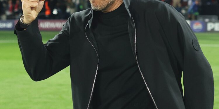 Luis Enrique: “Beating All 4 Premier League Teams? Well… the League of Farmers, You Know?”