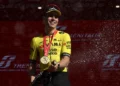 “Destiny Fulfilled” – Emotional Wout van Aert Shuts Down Doubters with Triumphant Comeback Victory on Giro d’Italia Gravel Stage