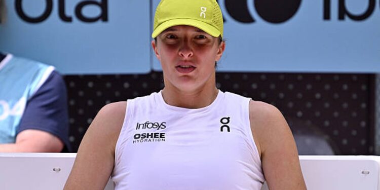 Swiatek Responds Candidly in Press Conference: “I’m Too Stupid to Answer That”