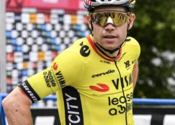 Ploeggenoot is erg emotioneel en heeft treffende woorden over de prestatie van Wout van Aert in de Giro. Lees het volledige verhaal hieronder