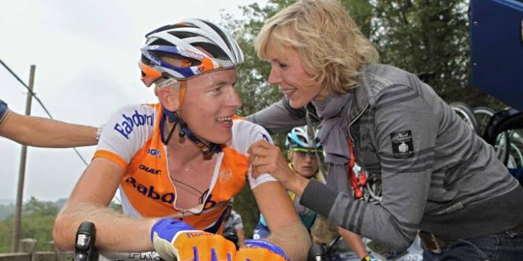 “Voor jou, Daisy”: Robert Gesink eert zijn overleden vrouw met fietstocht en ontroerende foto’s met emotioneel eerbetoon