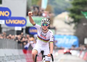 Tadej Pogačar heeft zijn naam opnieuw in de wielergeschiedenis geschreven met een vierde overwinning in de Tour de France van 2025. Maar de Sloveense superster gaf toe dat deze editie hem tot het uiterste dreef.