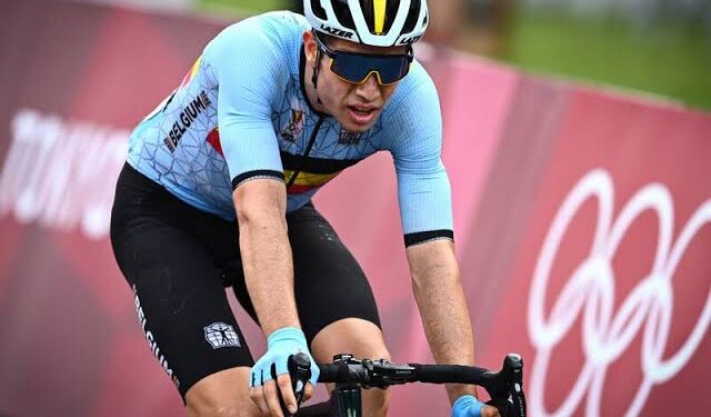 Pedersen vol ontzag: Van Aerts aanval op Montmartre bestempeld als ‘krankzinnig’ na heroïsche Tourfinale