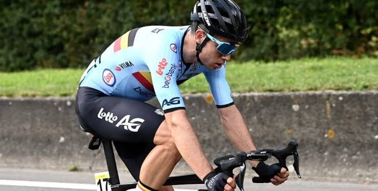 Pedersen vol ontzag: Van Aerts aanval op Montmartre bestempeld als ‘krankzinnig’ na heroïsche Tourfinale