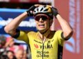 Van Aert in de strijd maar naast het podium in spectaculaire Cyclassics Hamburg