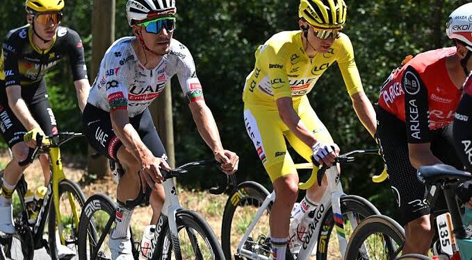 Wielerwereld geschokt: Filippo Baroncini, ploeggenoot van Pogačar, in coma na zware crash in Ronde van Polen