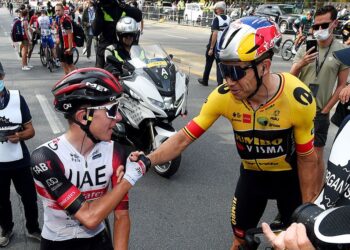 Wout van Aert onthult de “onmogelijke” werkelijkheid achter Pogacars leven als gouden jongen van het wielrennen!