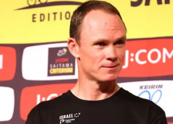 Viervoudig Tour de France-winnaar “opgelucht” nu hij het ziekenhuis verlaat na crash in Frankrijk