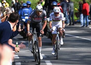 Québec-SHOCK! Pogačar lijdt zwaarste ééndagsnederlaag in drie jaar – Alaphilippe triomfeert