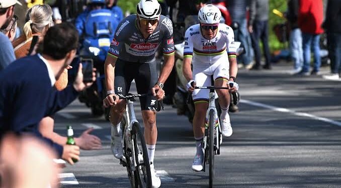 Québec-SHOCK! Pogačar lijdt zwaarste ééndagsnederlaag in drie jaar – Alaphilippe triomfeert