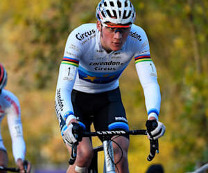 “Mathieu Was Blij voor Mij” – Vermeersch Prijst Van der Poel maar Waarschuwt Concurrenten Dat Hem Verslaan Bijna Onmogelijk Zal Zijn